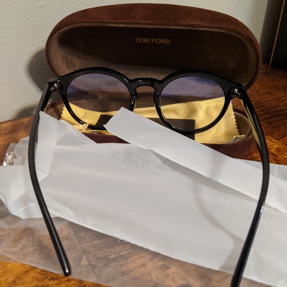 Tom Ford Unisex Glasses - Picture 5 of 8